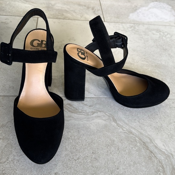 New without box Gianni Bini suede ankle strap pumps - Picture 1 of 10